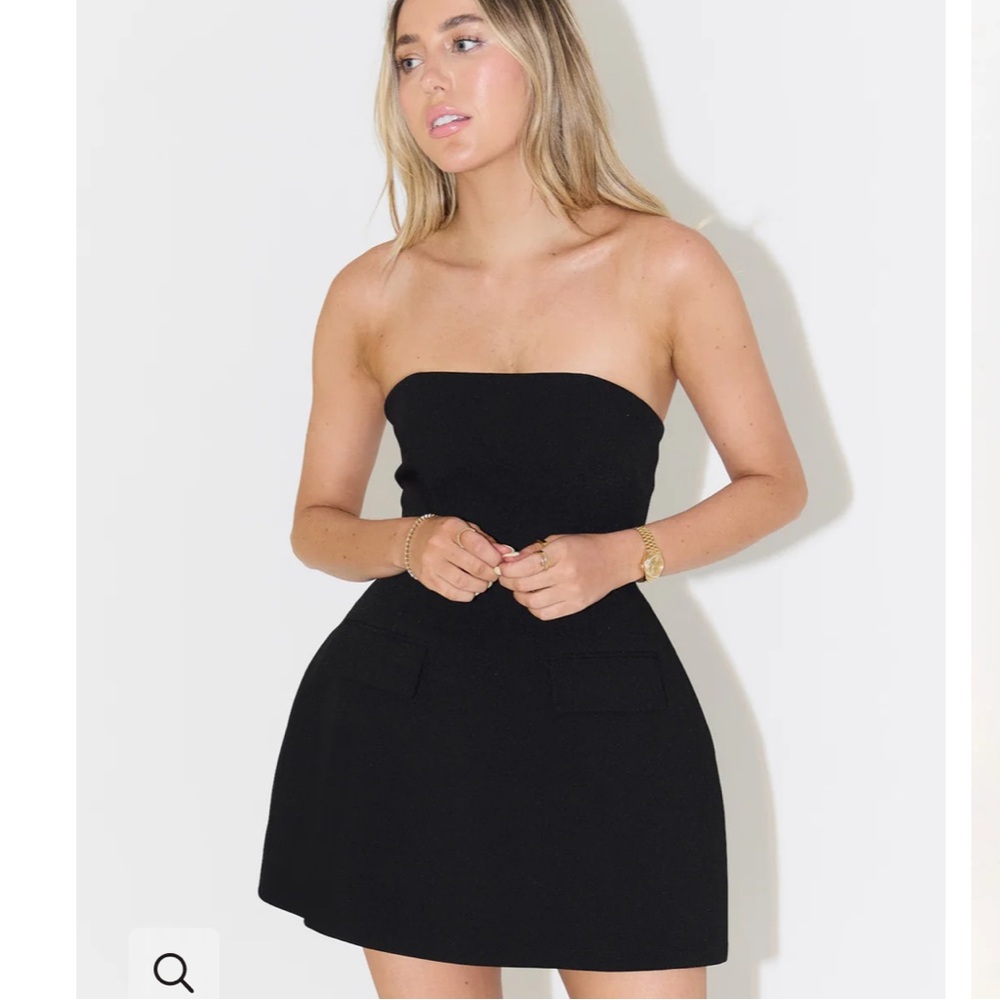 Odd muse strapless dress black, fits like a small